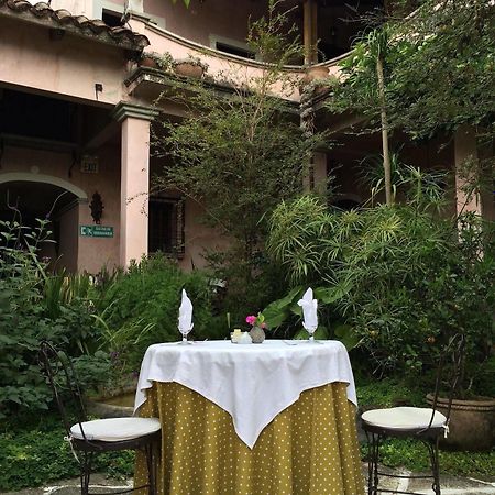 La Casa Rosada Bed & Breakfast Copan Ruinas Exterior photo