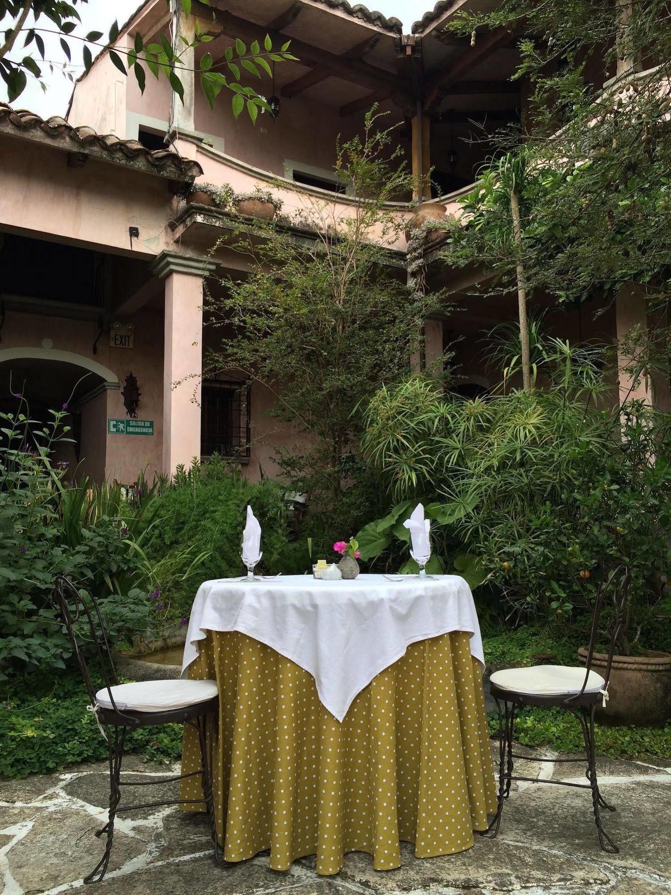 La Casa Rosada Bed & Breakfast Copan Ruinas Exterior photo